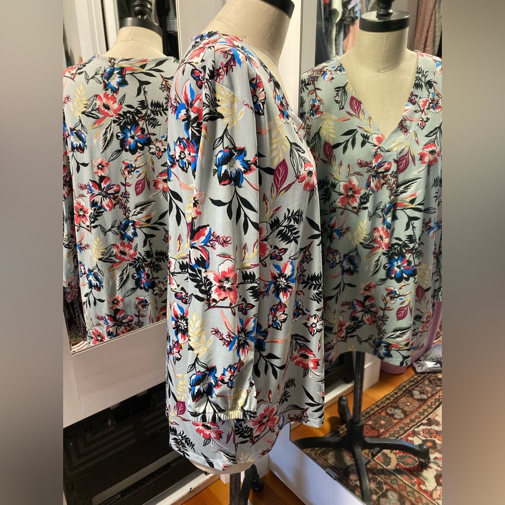 Massini - Pastel Floral Print 3/4 Sleeve Popover Top, Size Large - Picture 3 of 11
